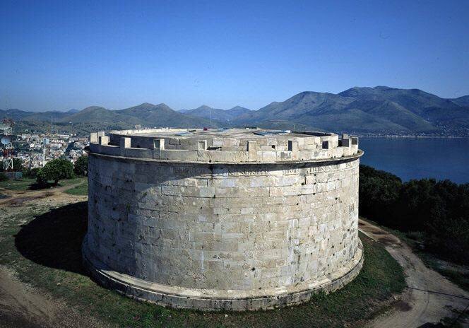 Cosa visitare a Gaeta: Mausoleo Lucio Munazio Planco